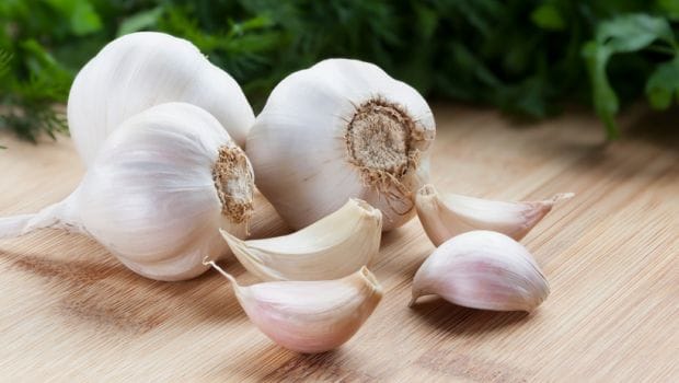Skin care benefits of garlic for glowing skin